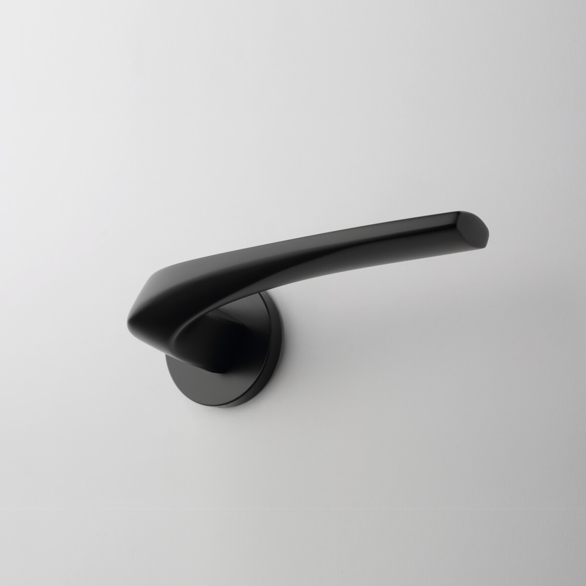 Klamka APRILE DALIA ROZETA R SLIM 7MM BK - czarny matowy