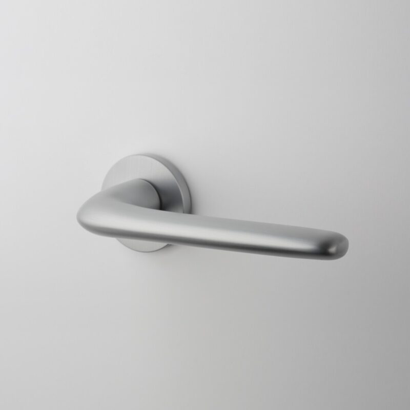Klamka APRILE AZALIA ROZETA R SLIM 7MM SC - chrom satynowy